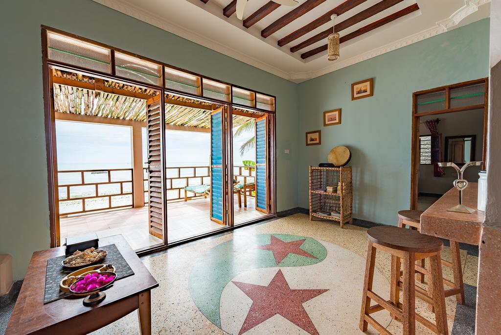 Kome Beach House Villa